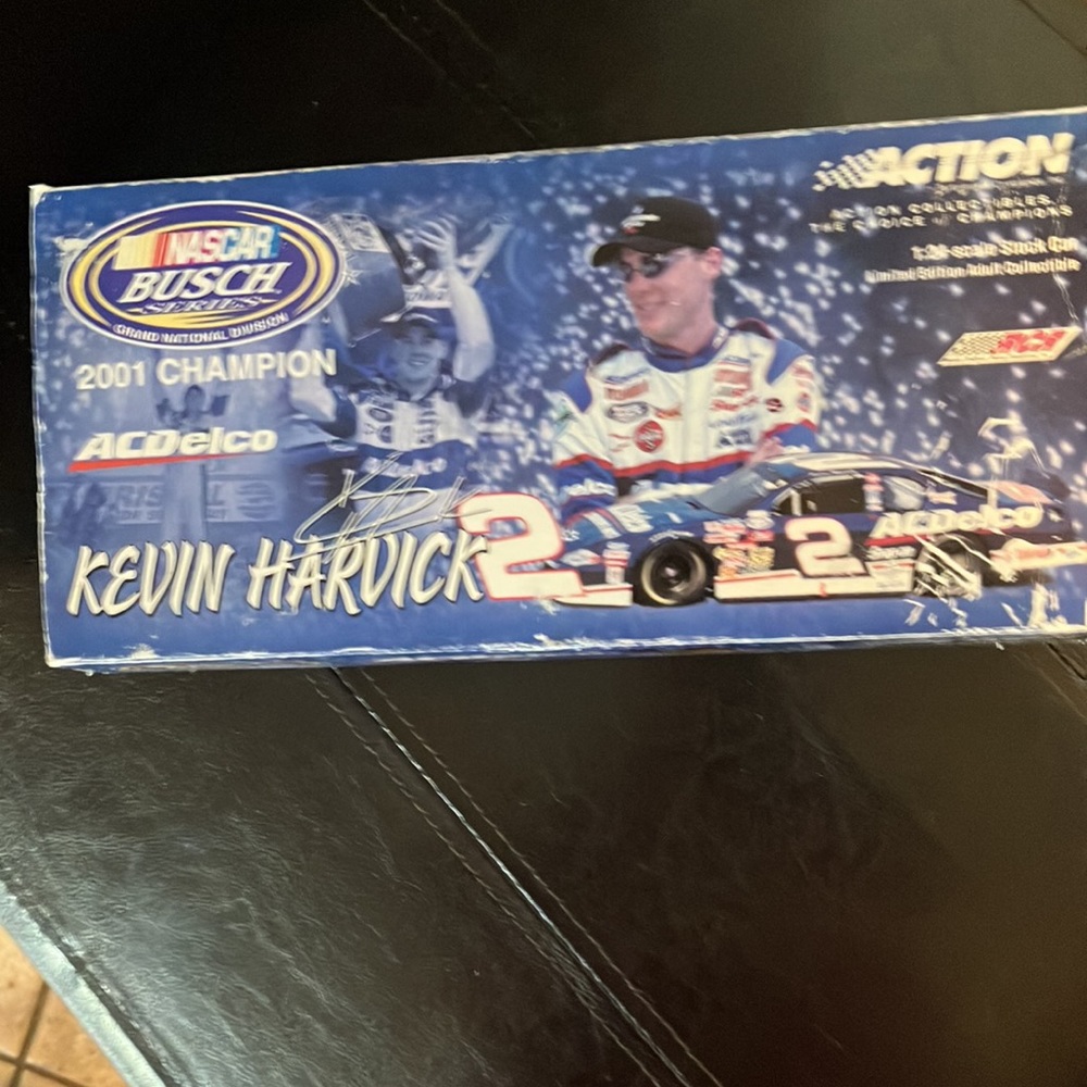 Kevin harvick 1:24 2001 die cast collectible